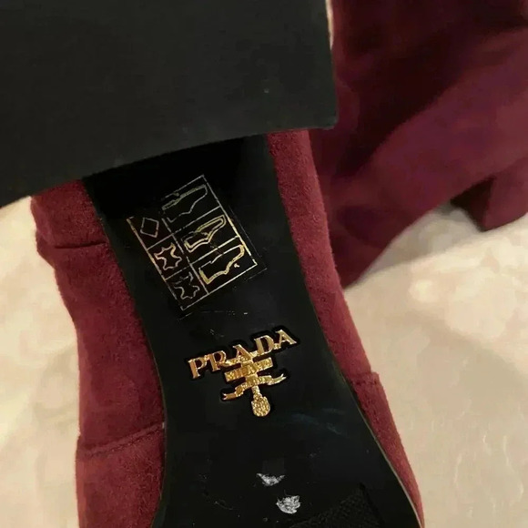 PRADA Milano 1T096L Red Suede Ankle Boots - Picture 3 of 5